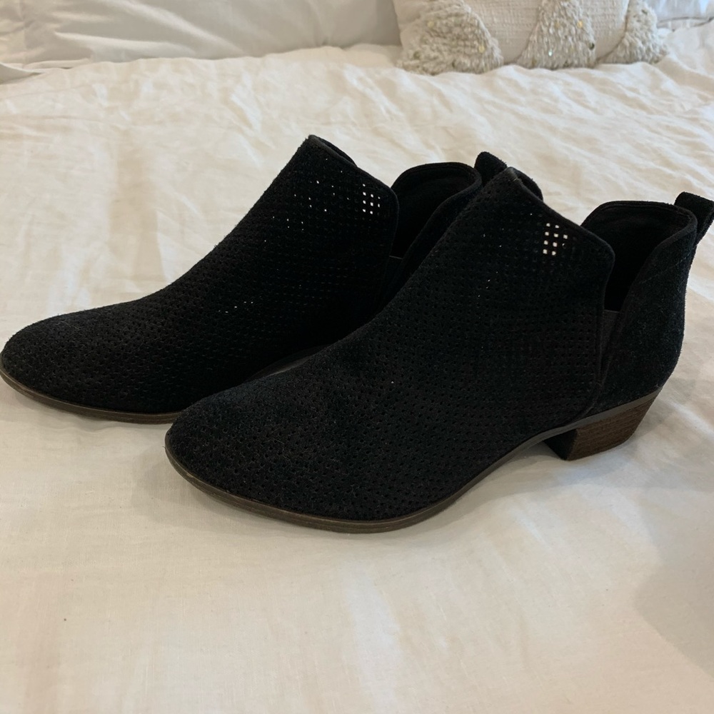 BP black booties